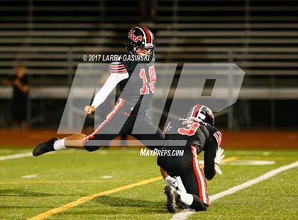 Thumbnail 1 in Hart vs. Ventura photogallery.