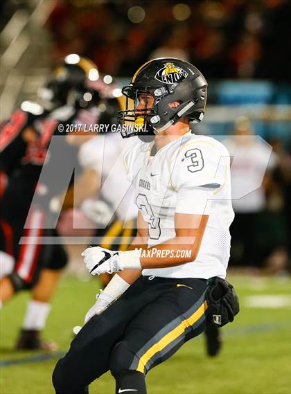 Thumbnail 2 in Hart vs. Ventura photogallery.
