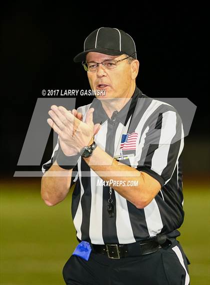 Thumbnail 3 in Hart vs. Ventura photogallery.