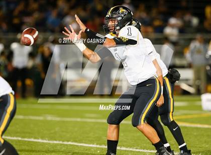 Thumbnail 2 in Hart vs. Ventura photogallery.
