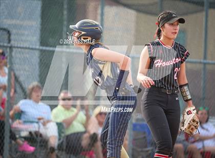 Thumbnail 3 in Houston @ Arlington (4A District 15 Championship) photogallery.