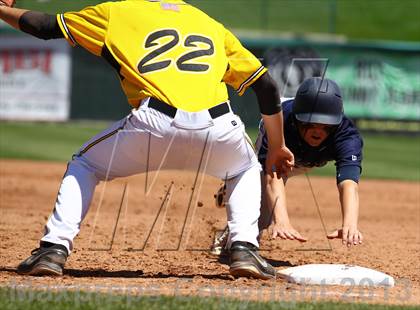 Thumbnail 3 in Cottonwood vs. Syracuse (UHSAA 5A Playoffs) photogallery.