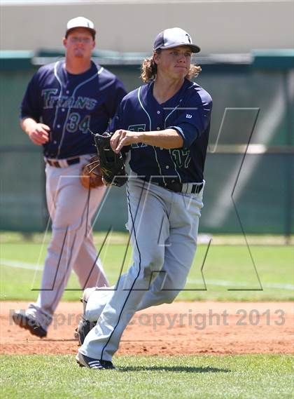 Thumbnail 3 in Cottonwood vs. Syracuse (UHSAA 5A Playoffs) photogallery.
