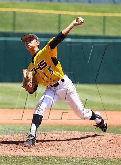 Thumbnail 2 in Cottonwood vs. Syracuse (UHSAA 5A Playoffs) photogallery.