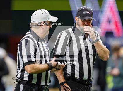 Thumbnail 1 in Thomas County Central vs. Woodward Academy (GHSA 6A Championship) photogallery.
