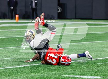 Thumbnail 1 in Thomas County Central vs. Woodward Academy (GHSA 6A Championship) photogallery.