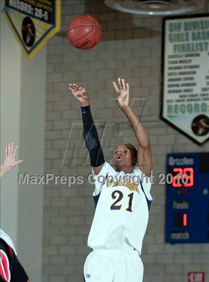 Thumbnail 2 in Etiwanda vs. Santa Monica (MLK I Have A Dream Classic) photogallery.