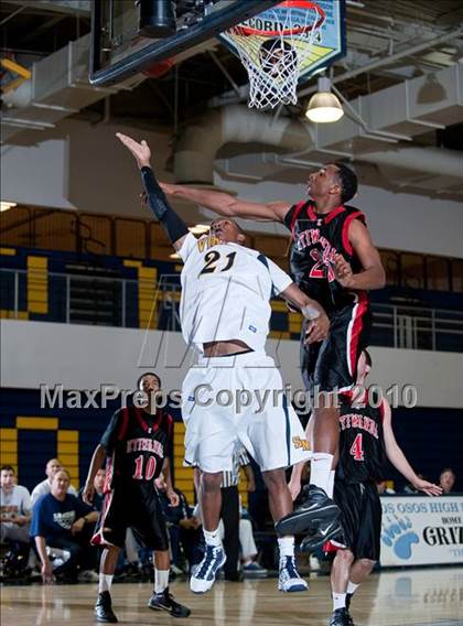 Thumbnail 3 in Etiwanda vs. Santa Monica (MLK I Have A Dream Classic) photogallery.