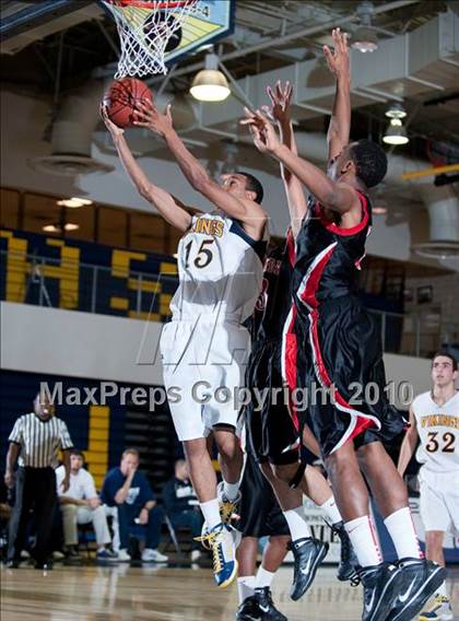 Thumbnail 1 in Etiwanda vs. Santa Monica (MLK I Have A Dream Classic) photogallery.