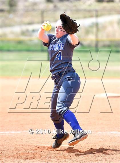 Thumbnail 1 in LaVergne vs Farragut photogallery.