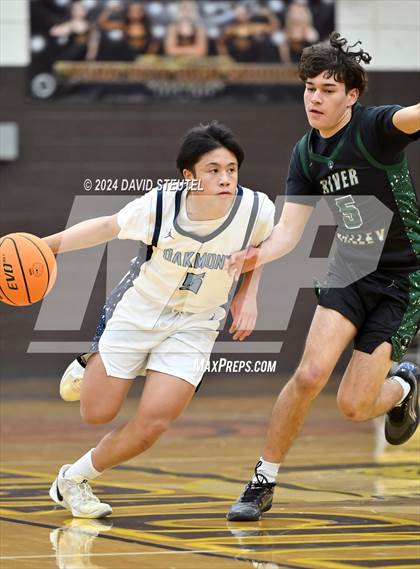Thumbnail 3 in River Valley vs. Oakmont (Mel Good Holiday Classic) photogallery.