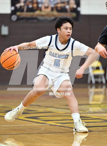 Thumbnail 2 in River Valley vs. Oakmont (Mel Good Holiday Classic) photogallery.