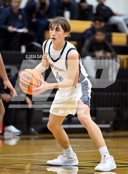 Thumbnail 1 in River Valley vs. Oakmont (Mel Good Holiday Classic) photogallery.