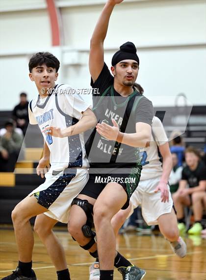 Thumbnail 3 in River Valley vs. Oakmont (Mel Good Holiday Classic) photogallery.