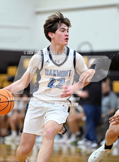 Thumbnail 2 in River Valley vs. Oakmont (Mel Good Holiday Classic) photogallery.