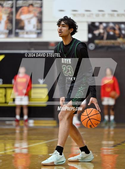 Thumbnail 2 in River Valley vs. Oakmont (Mel Good Holiday Classic) photogallery.