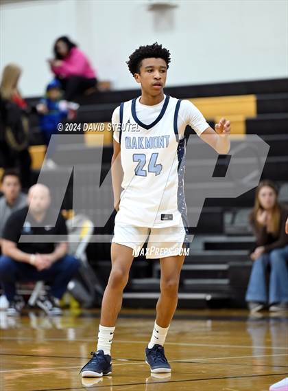 Thumbnail 3 in River Valley vs. Oakmont (Mel Good Holiday Classic) photogallery.