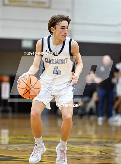 Thumbnail 2 in River Valley vs. Oakmont (Mel Good Holiday Classic) photogallery.