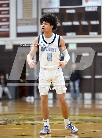 Thumbnail 2 in River Valley vs. Oakmont (Mel Good Holiday Classic) photogallery.