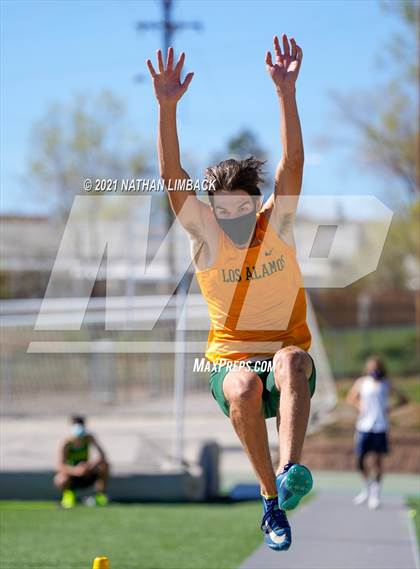 Thumbnail 1 in Los Alamos Track and Field Invitational  photogallery.
