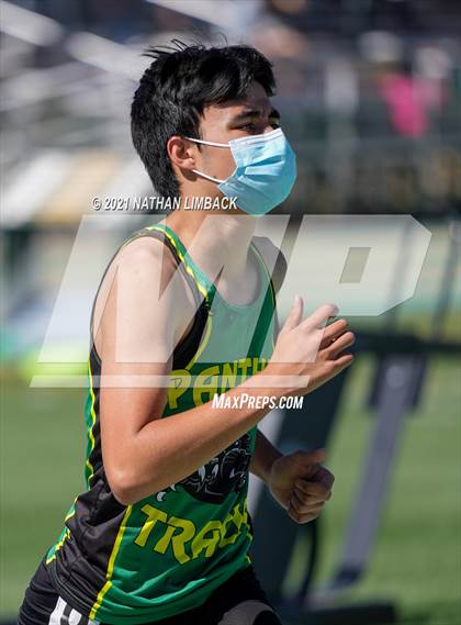 Thumbnail 2 in Los Alamos Track and Field Invitational  photogallery.