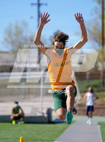 Thumbnail 3 in Los Alamos Track and Field Invitational  photogallery.