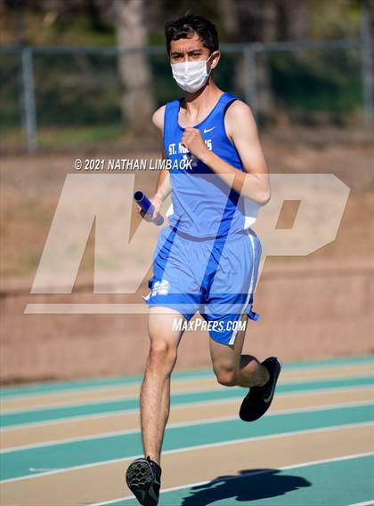 Thumbnail 2 in Los Alamos Track and Field Invitational  photogallery.