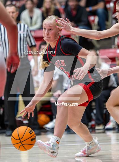 Thumbnail 2 in Beaver vs. South Sevier (UHSAA 2A Quarterfinal) photogallery.