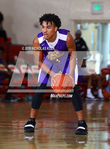 Thumbnail 2 in Lynwood vs. Redondo Union (Ryse Williams/Pac Shores Tournament) photogallery.