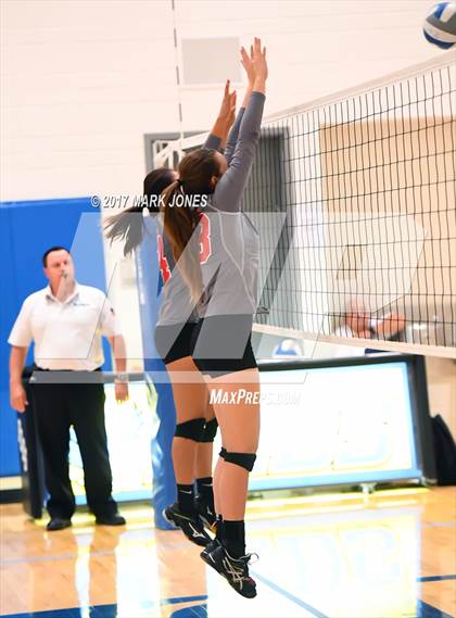 Thumbnail 2 in Horizon Honors vs. Valley Lutheran (Desert Classic) photogallery.