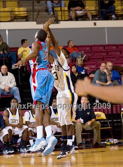 Thumbnail 3 in Hirschi vs. Arlington Heights (Fantasy of Lights Tournament) photogallery.