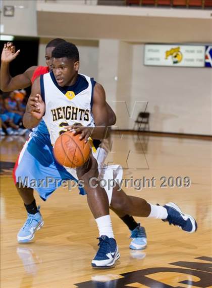 Thumbnail 3 in Hirschi vs. Arlington Heights (Fantasy of Lights Tournament) photogallery.