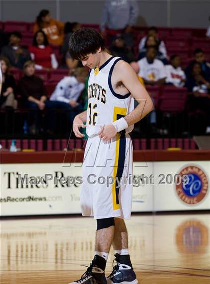 Thumbnail 2 in Hirschi vs. Arlington Heights (Fantasy of Lights Tournament) photogallery.