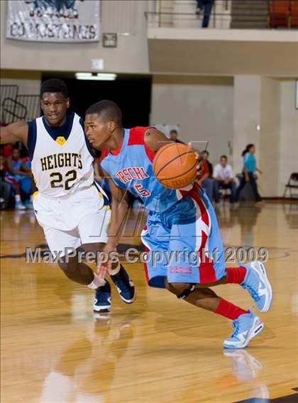 Thumbnail 3 in Hirschi vs. Arlington Heights (Fantasy of Lights Tournament) photogallery.
