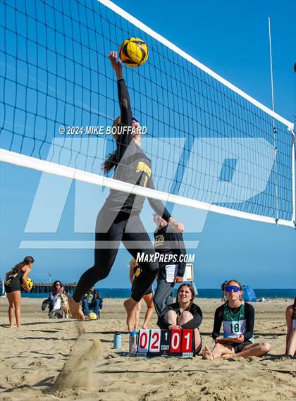 Thumbnail 2 in Ventura @ Santa Barbara photogallery.