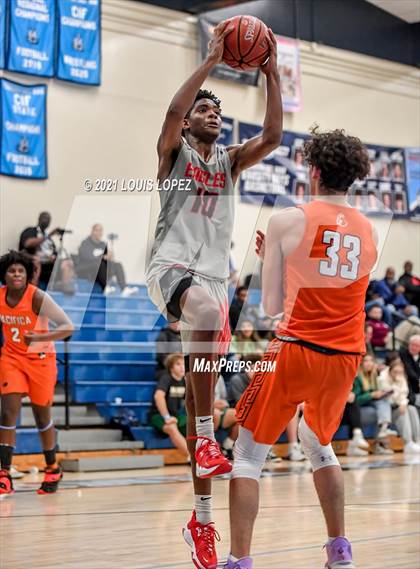 Thumbnail 3 in Pacifica Christian/Orange County vs. Etiwanda (CDM Beach Bash Tournament) photogallery.