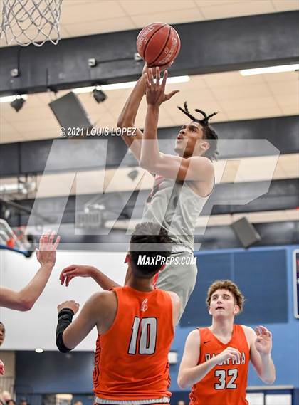 Thumbnail 2 in Pacifica Christian/Orange County vs. Etiwanda (CDM Beach Bash Tournament) photogallery.