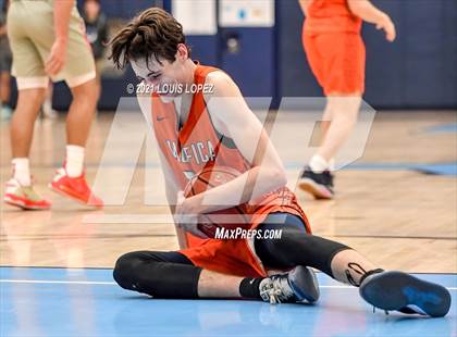 Thumbnail 1 in Pacifica Christian/Orange County vs. Etiwanda (CDM Beach Bash Tournament) photogallery.