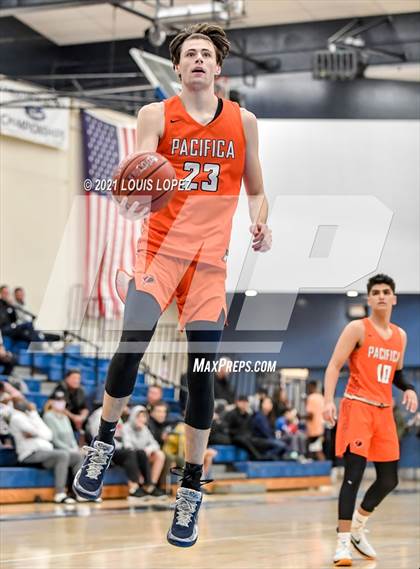 Thumbnail 1 in Pacifica Christian/Orange County vs. Etiwanda (CDM Beach Bash Tournament) photogallery.