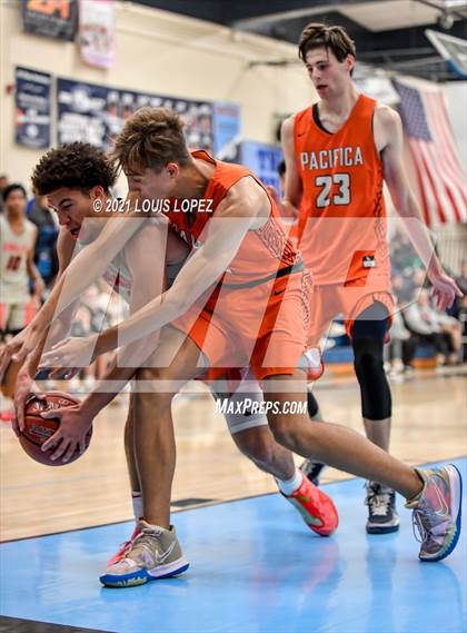 Thumbnail 2 in Pacifica Christian/Orange County vs. Etiwanda (CDM Beach Bash Tournament) photogallery.