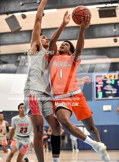 Thumbnail 1 in Pacifica Christian/Orange County vs. Etiwanda (CDM Beach Bash Tournament) photogallery.