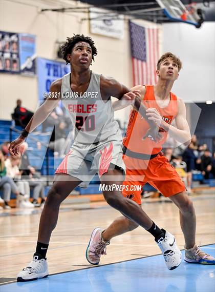 Thumbnail 3 in Pacifica Christian/Orange County vs. Etiwanda (CDM Beach Bash Tournament) photogallery.