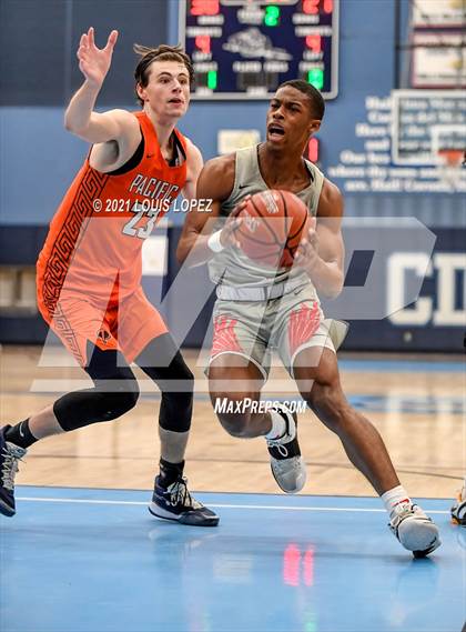 Thumbnail 2 in Pacifica Christian/Orange County vs. Etiwanda (CDM Beach Bash Tournament) photogallery.