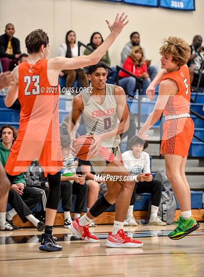 Thumbnail 3 in Pacifica Christian/Orange County vs. Etiwanda (CDM Beach Bash Tournament) photogallery.