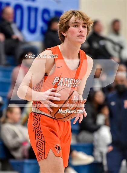 Thumbnail 3 in Pacifica Christian/Orange County vs. Etiwanda (CDM Beach Bash Tournament) photogallery.