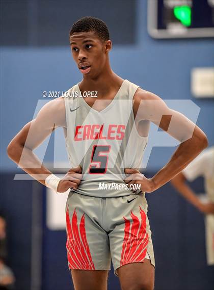 Thumbnail 2 in Pacifica Christian/Orange County vs. Etiwanda (CDM Beach Bash Tournament) photogallery.
