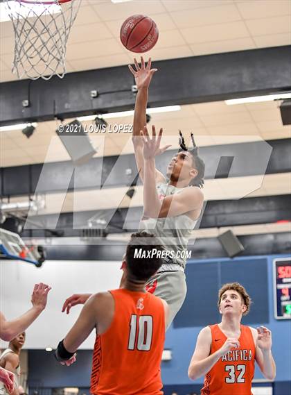 Thumbnail 3 in Pacifica Christian/Orange County vs. Etiwanda (CDM Beach Bash Tournament) photogallery.