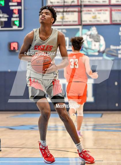 Thumbnail 1 in Pacifica Christian/Orange County vs. Etiwanda (CDM Beach Bash Tournament) photogallery.