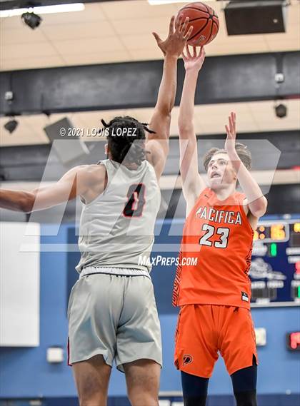 Thumbnail 1 in Pacifica Christian/Orange County vs. Etiwanda (CDM Beach Bash Tournament) photogallery.