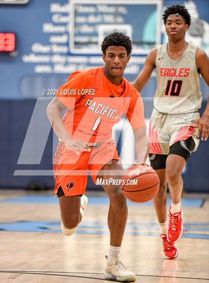 Thumbnail 1 in Pacifica Christian/Orange County vs. Etiwanda (CDM Beach Bash Tournament) photogallery.